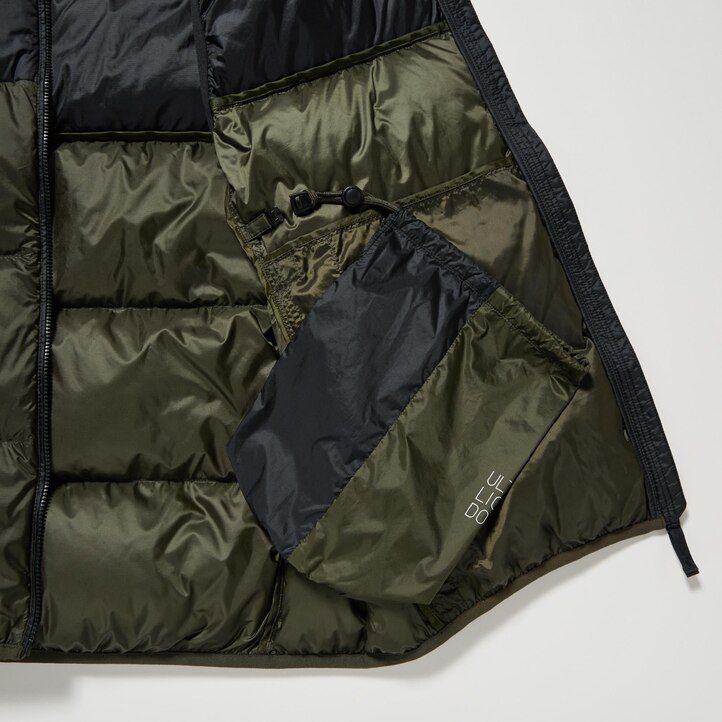 giacche uniqlo ultra light down color block da uomo color oliva
