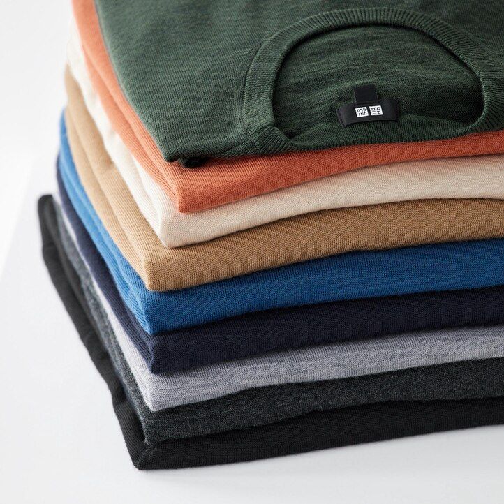 maglioni da uomo uniqlo in lana merino extra fine grigia con scollo rotondo