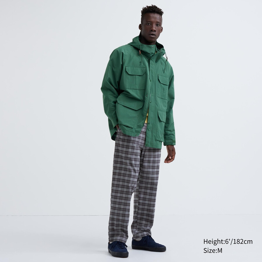 pantaloni da uomo uniqlo in flanella grigia con fantasia easy alla caviglia