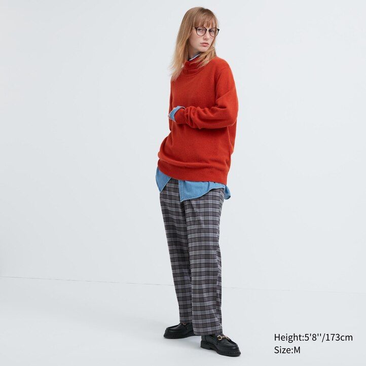 pantaloni da uomo uniqlo in flanella grigia con fantasia easy alla caviglia