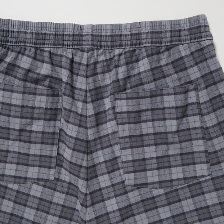 pantaloni da uomo uniqlo in flanella grigia con fantasia easy alla caviglia
