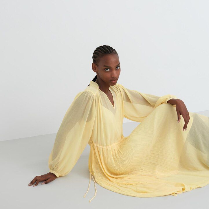 abito da donna uniqlo in chiffon con maniche plissettate giallo