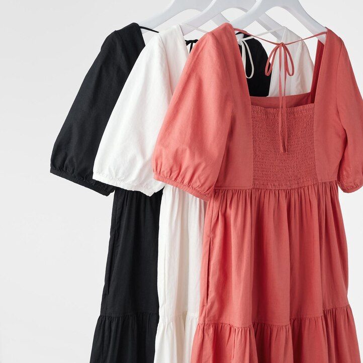 abito uniqlo da donna in misto lino con maniche voluminose e arricciature colore oliva