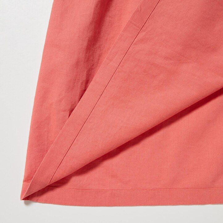 abito uniqlo da donna in misto lino con maniche voluminose e arricciature colore oliva