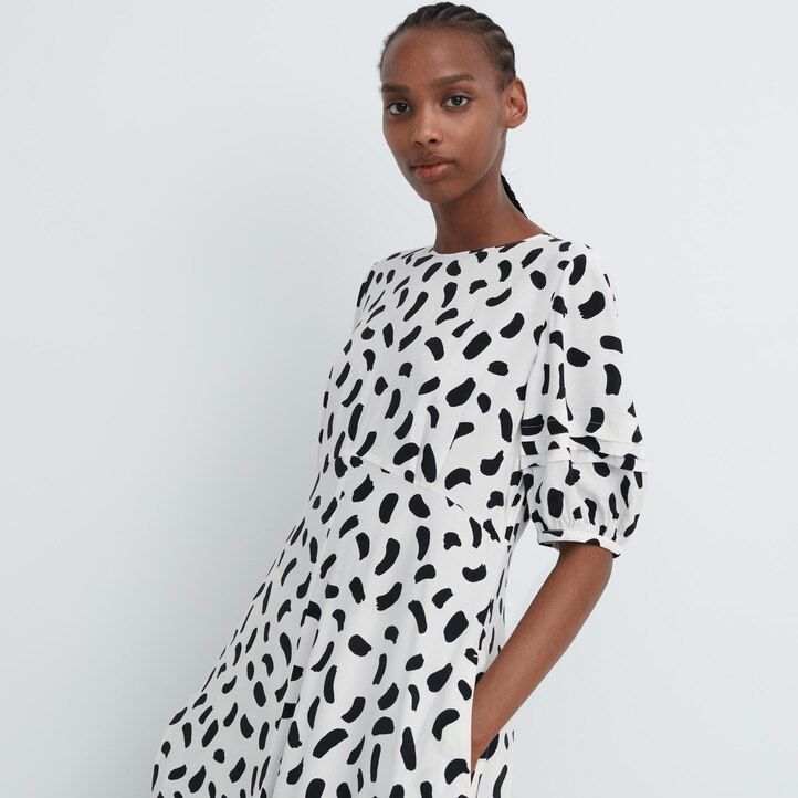 abito da donna uniqlo stampato con maniche a palloncino bianco