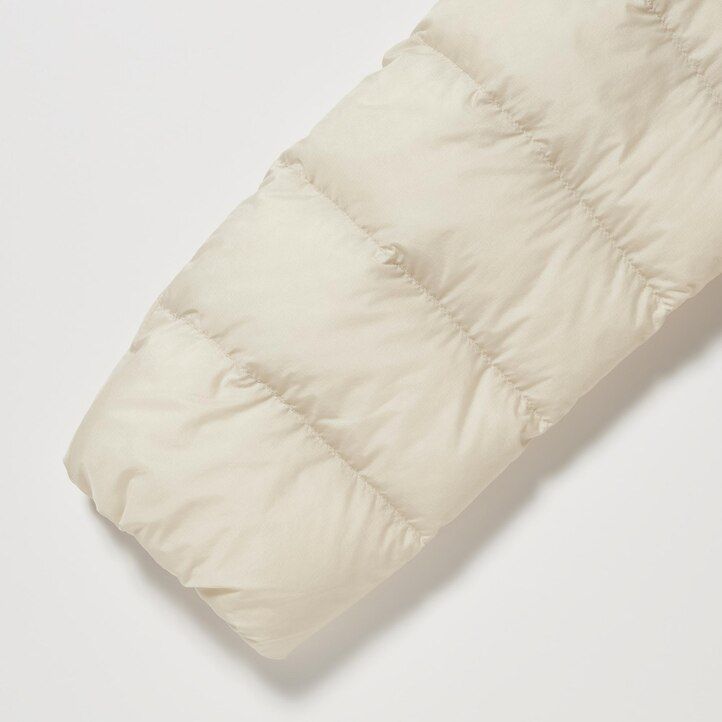 piumino ultraleggero uniqlo da donna beige