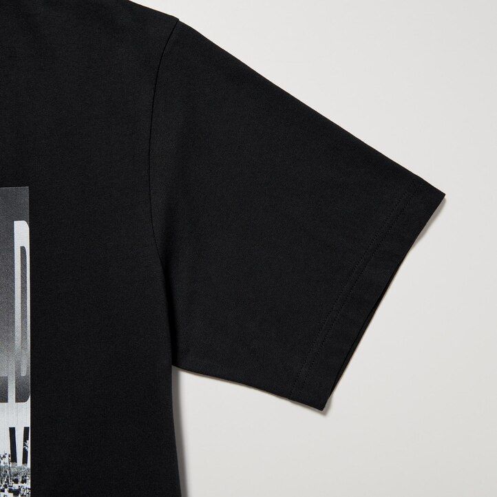 t-shirt da donna nere uniqlo peace for all graphic kosuke kawamura