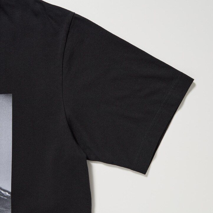 t-shirt da donna uniqlo peace for all graphic daido moriyama nere